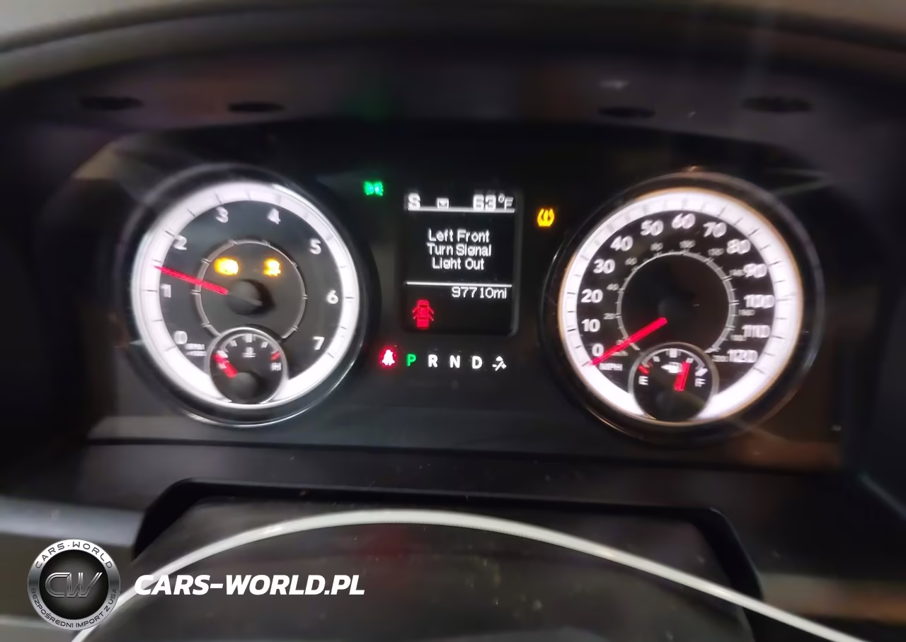 2018 Ram 1500 Express 4X4 6'4 Box VIN:1C6RR7FG3JS206517 - 7