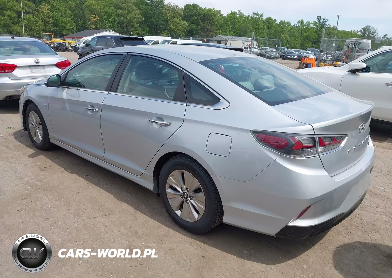 2018 Hyundai Sonata Hybrid Se VIN:KMHE24L37JA083107 - 3