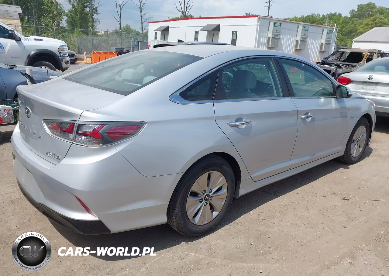 2018 Hyundai Sonata Hybrid Se VIN:KMHE24L37JA083107 - 4