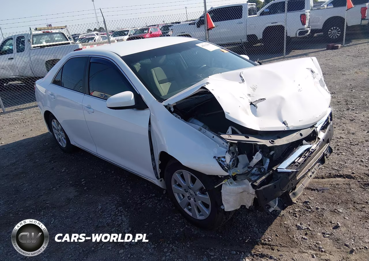 2012 Toyota Camry Le – zdjęcie 1 z 16