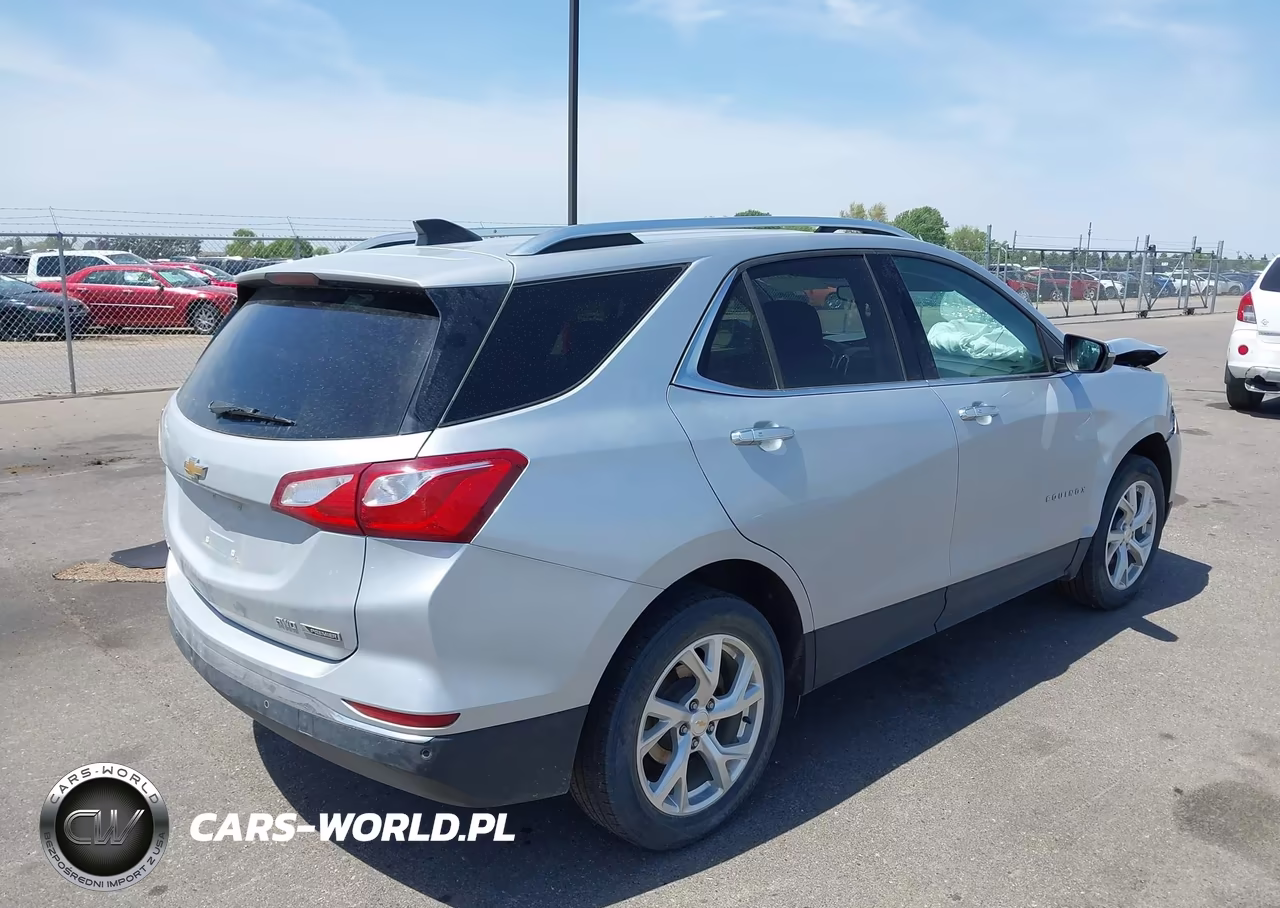 2018 Chevrolet Equinox Premier VIN:2GNAXVEV8J6269266 - 4