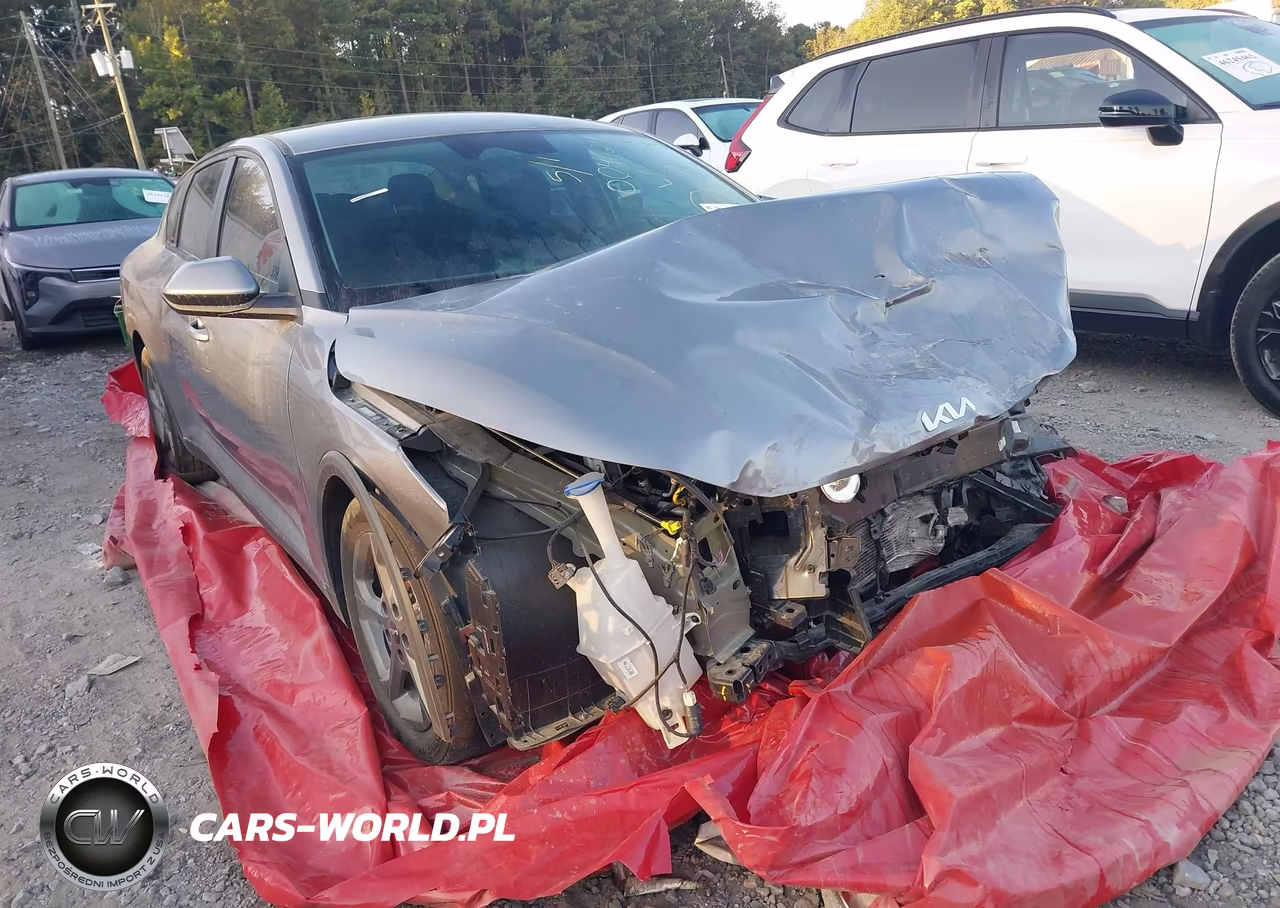 2025 Kia K4 Lxs VIN:3KPFT4DE0SE004624 - 1