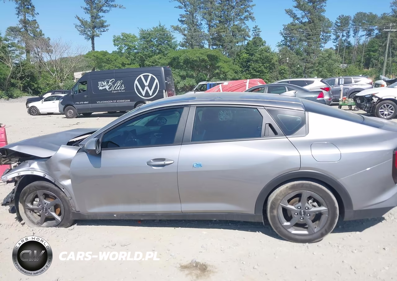 2025 Kia K4 Lxs VIN:3KPFT4DE0SE004624 - 14
