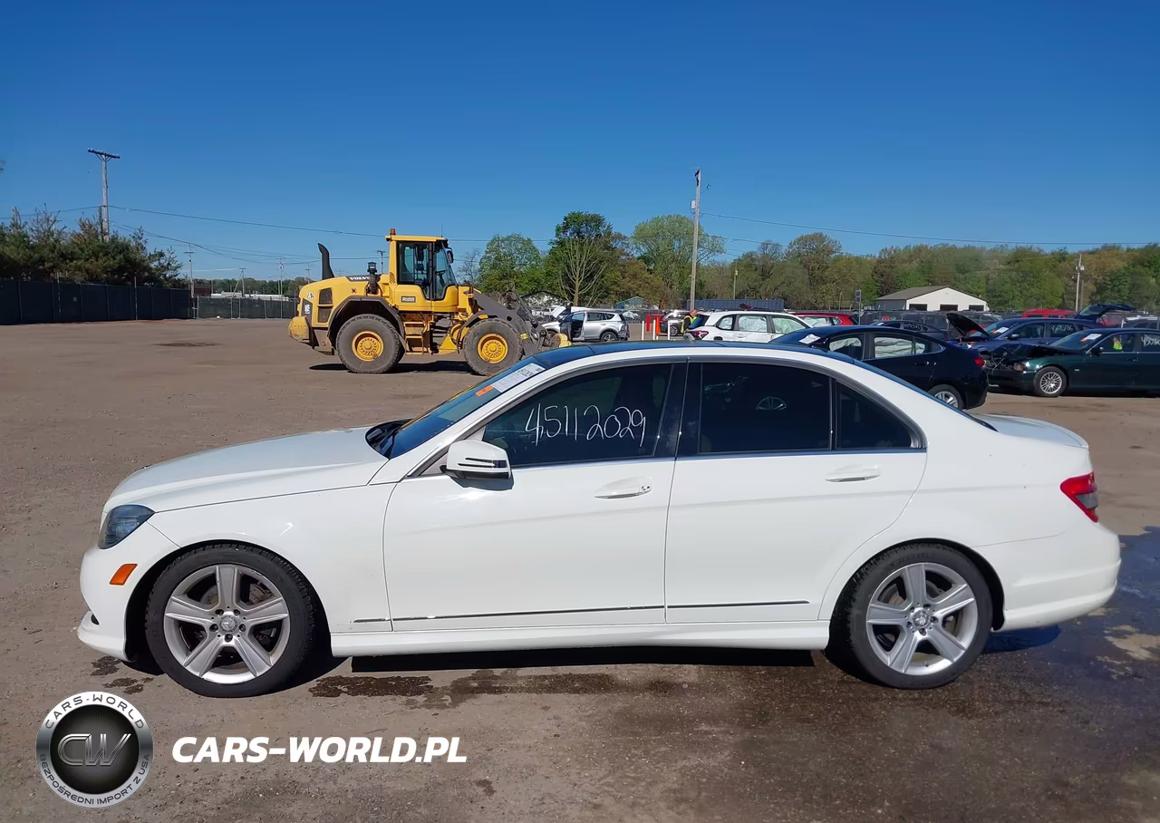 2011 Mercedes-Benz C 300 Sport 4Matic VIN:WDDGF8BB6BR157076 - 14