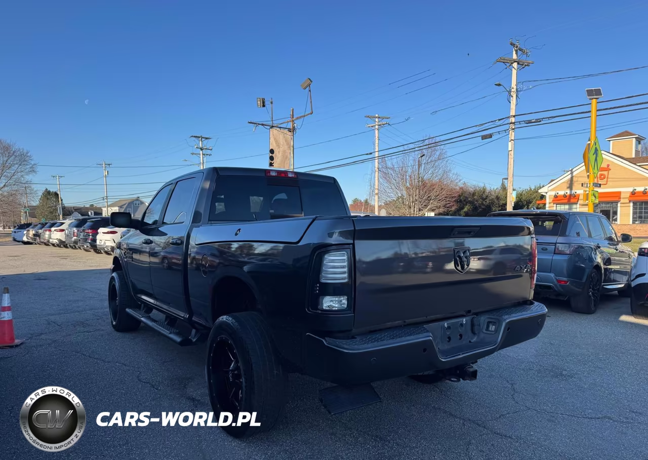2017 Ram 2500 Laramie VIN:3C6UR5FL6HG721170 - 3