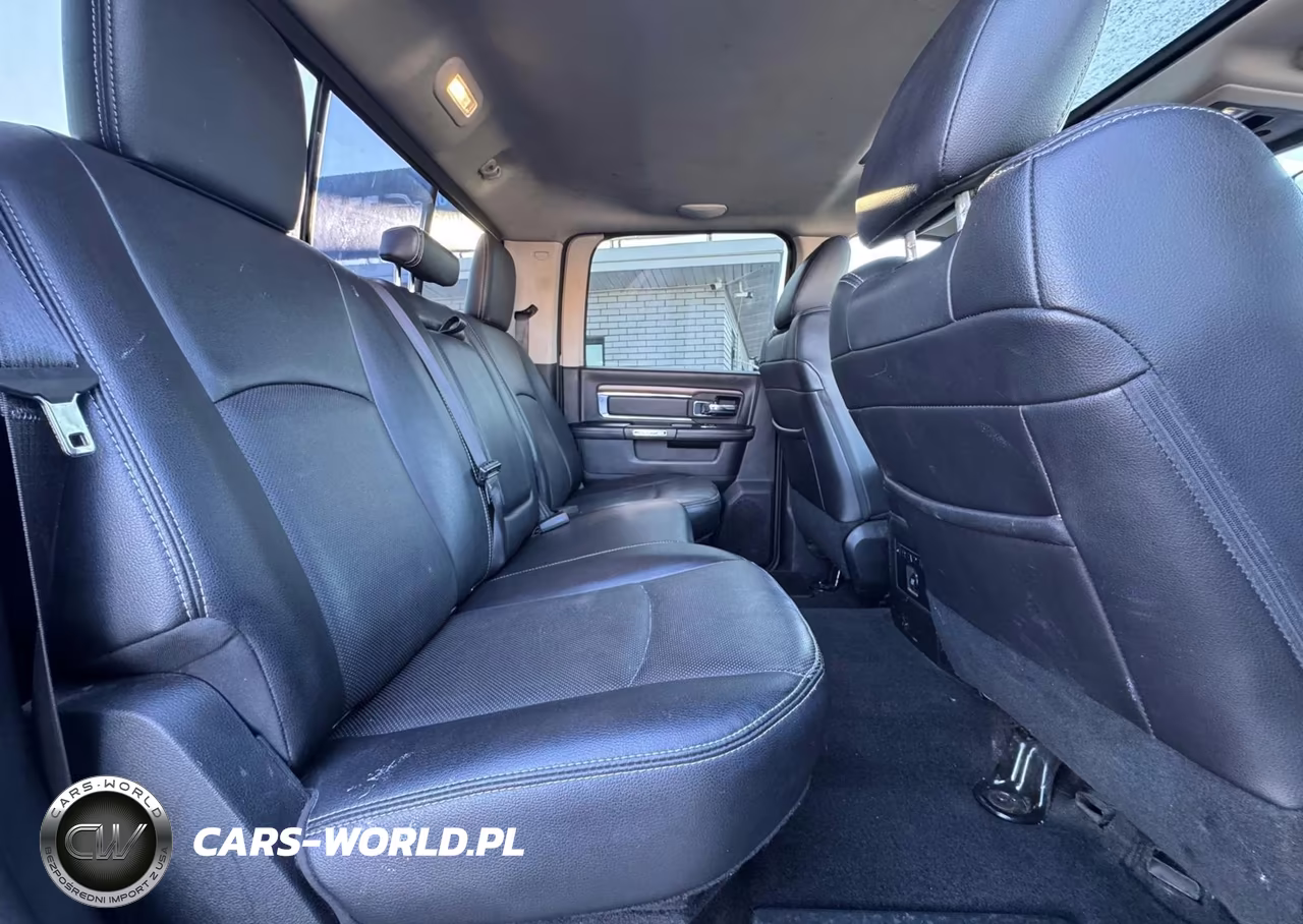2017 Ram 2500 Laramie VIN:3C6UR5FL6HG721170 - 6