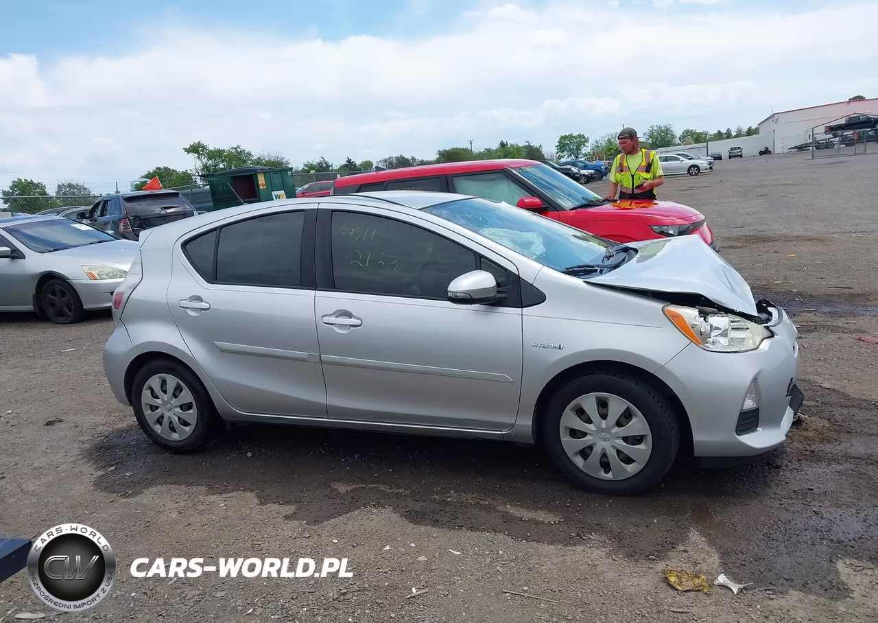2012 Toyota Prius C Two VIN:JTDKDTB34C1016013 - 13