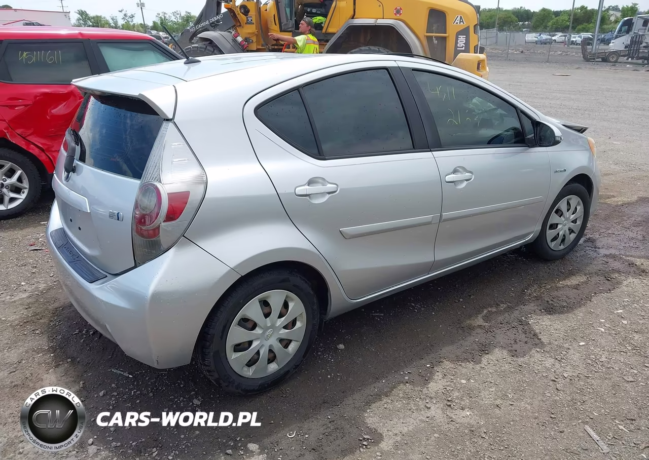 2012 Toyota Prius C Two VIN:JTDKDTB34C1016013 - 4