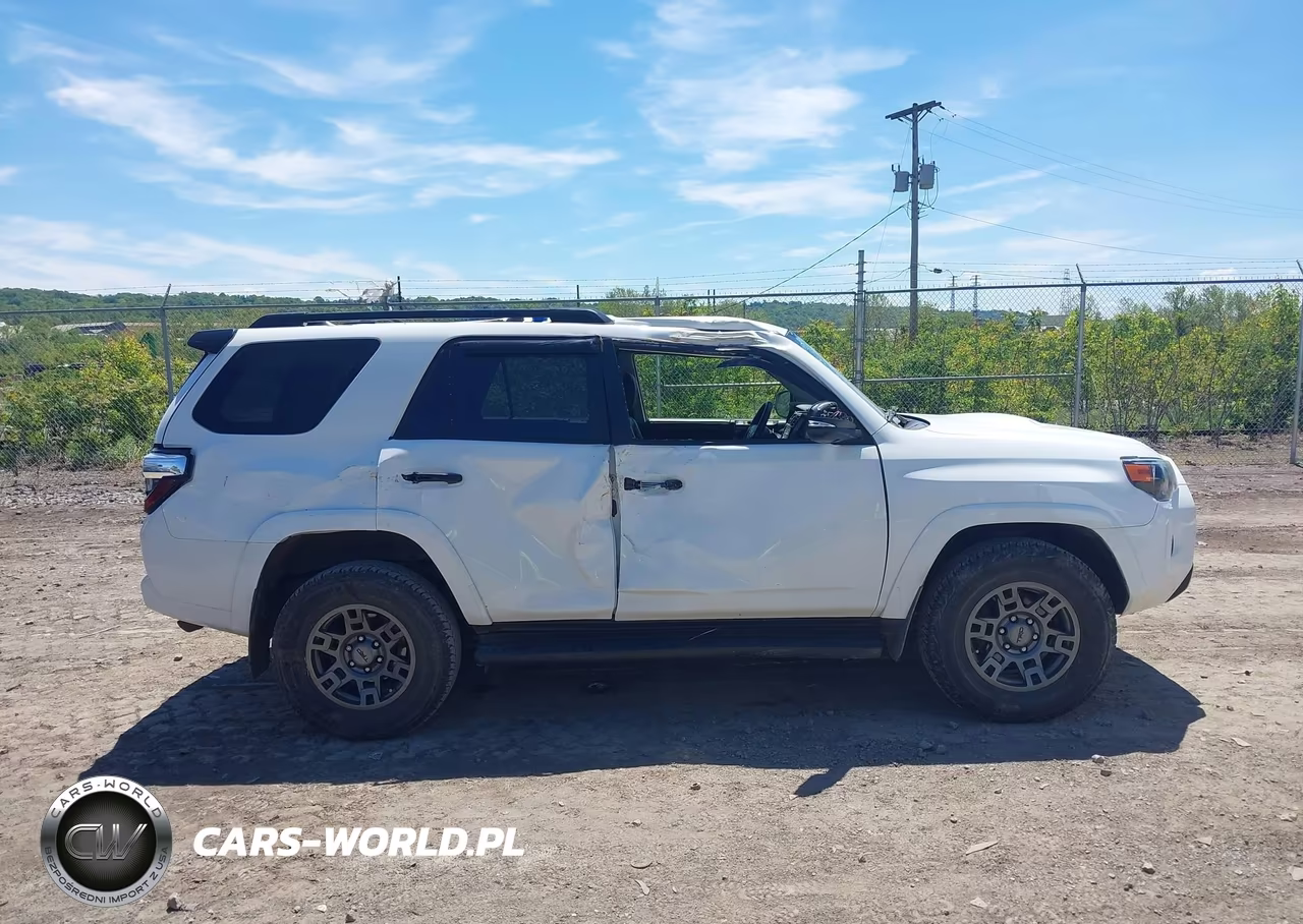 2020 Toyota 4Runner Venture Special Edition VIN:JTEBU5JR8L5832003 - 13