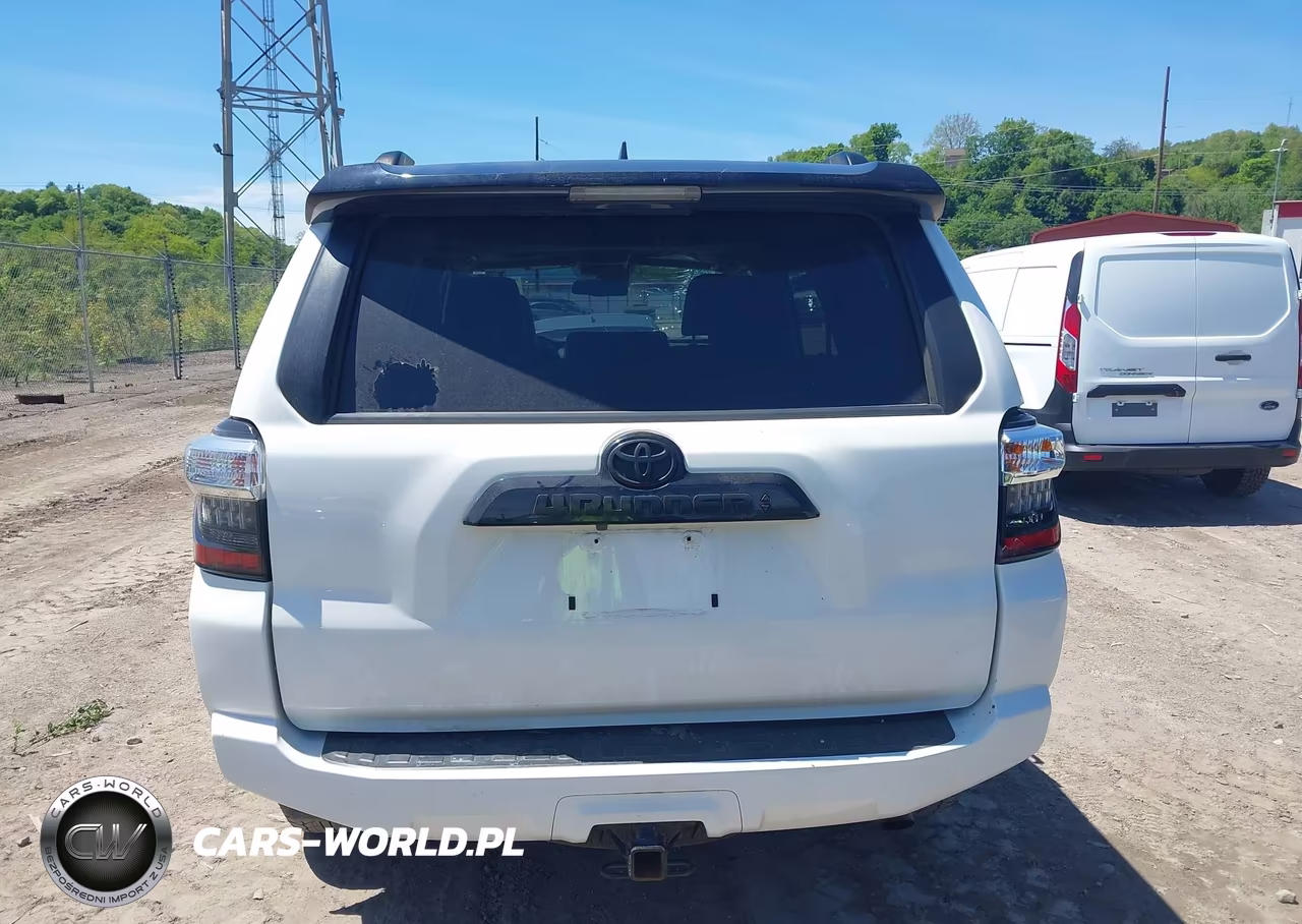 2020 Toyota 4Runner Venture Special Edition VIN:JTEBU5JR8L5832003 - 16