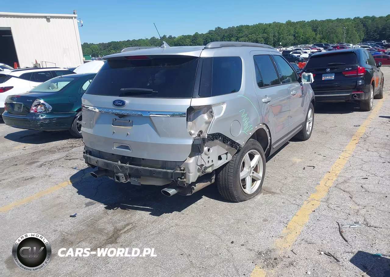 2018 Ford Explorer Xlt VIN:1FM5K7D85JGA01934 - 4