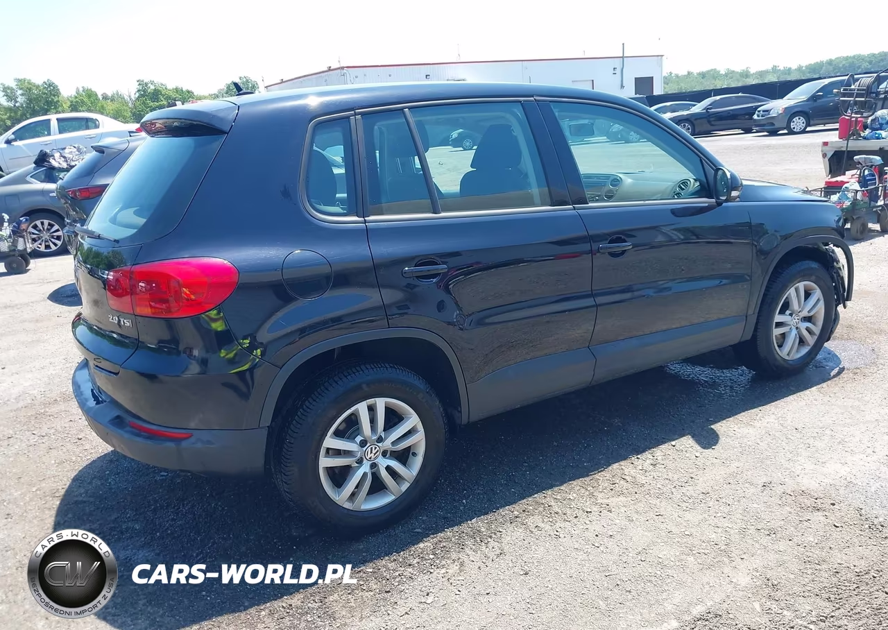 2013 Volkswagen Tiguan S-Se-Sel VIN:WVGAV3AX7DW601102 - 4