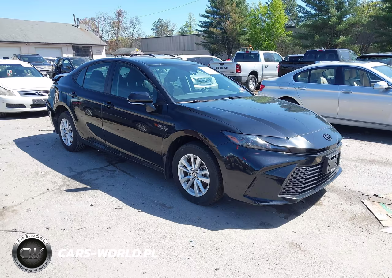 2025 Toyota Camry Le – zdjęcie 1 z 17