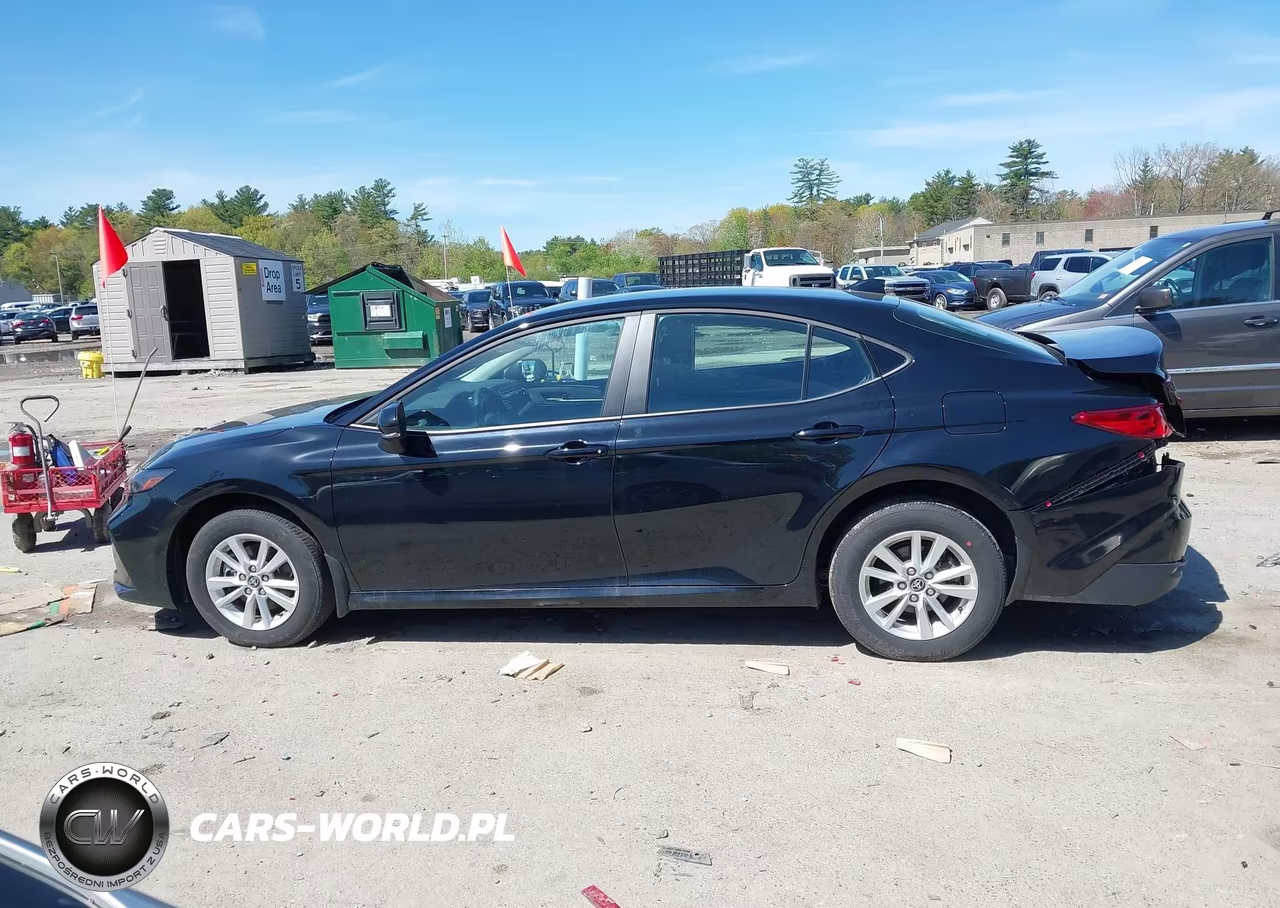 2025 Toyota Camry Le VIN:4T1DBADK2SU526814 - 15