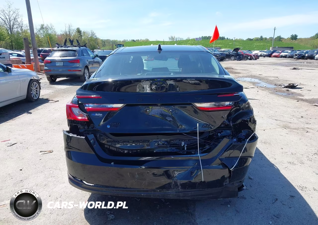 2025 Toyota Camry Le VIN:4T1DBADK2SU526814 - 17