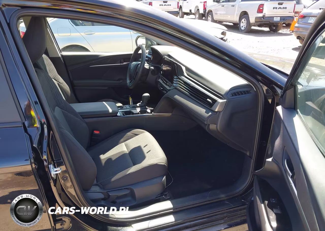 2025 Toyota Camry Le VIN:4T1DBADK2SU526814 - 5