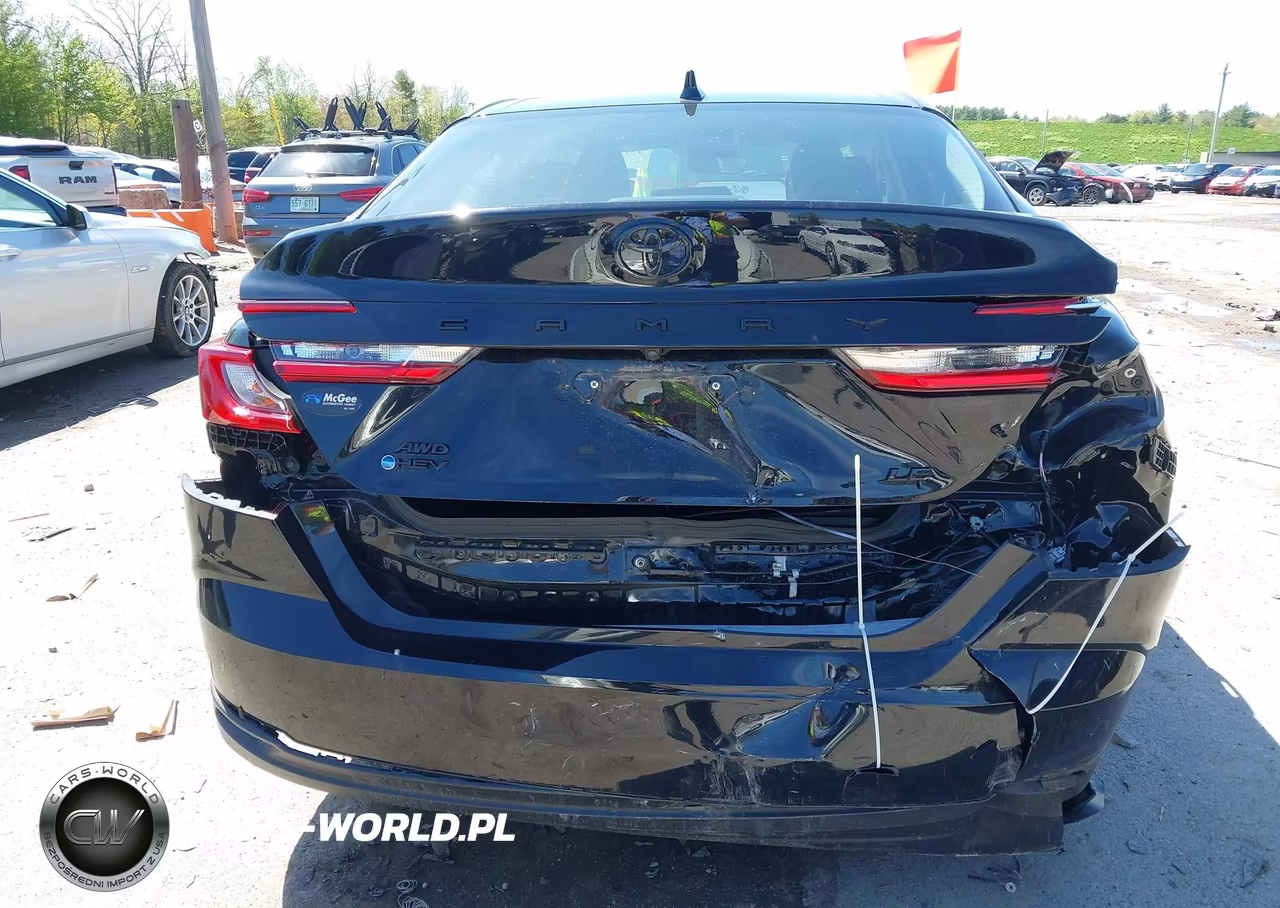 2025 Toyota Camry Le VIN:4T1DBADK2SU526814 - 6