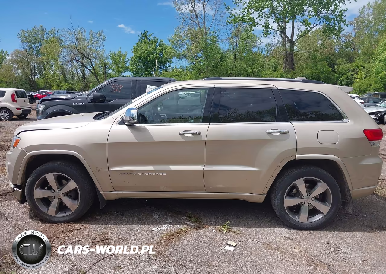 2015 Jeep Grand Cherokee Overland VIN:1C4RJFCG9FC632471 - 14