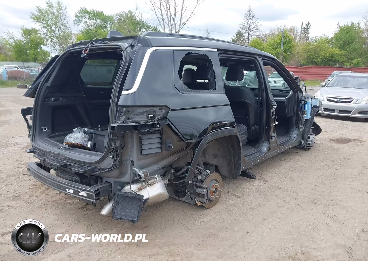 2025 Jeep Grand Cherokee L Laredo X 4X4 VIN:1C4RJKAG5S8717638 - 4