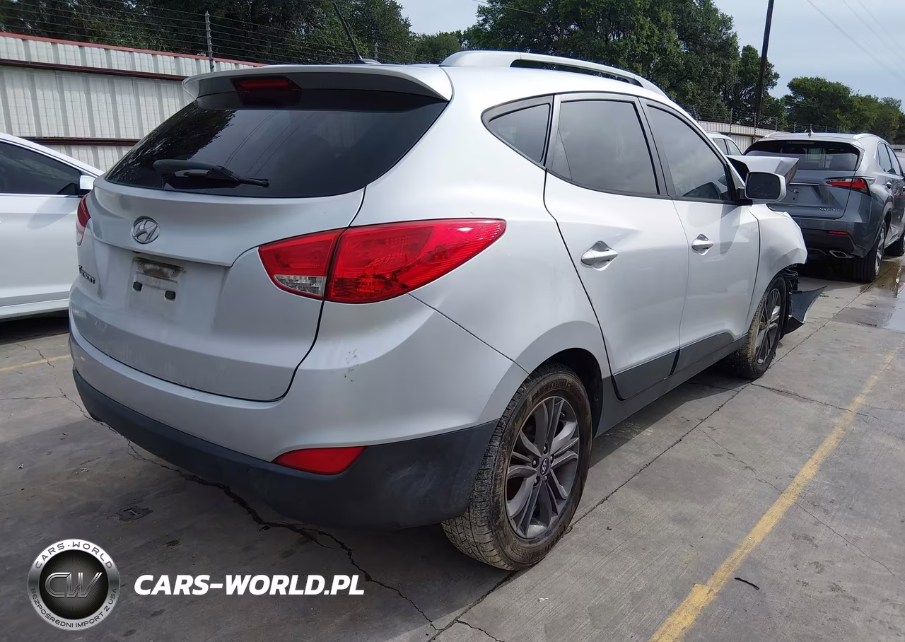 2015 Hyundai Tucson Se VIN:KM8JU3AG2FU975005 - 4