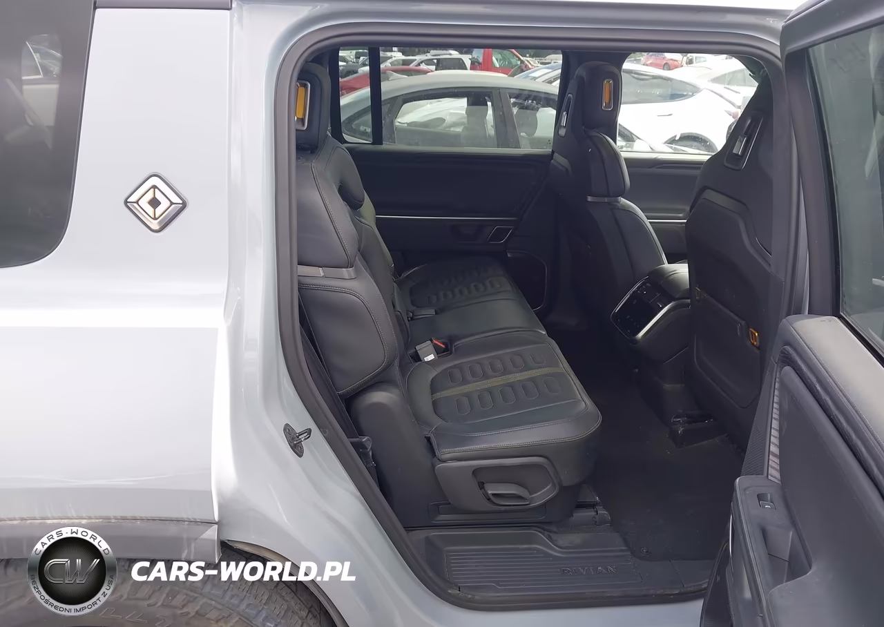 2023 Rivian R1S Adventure VIN:7PDSGABA0PN019590 - 8