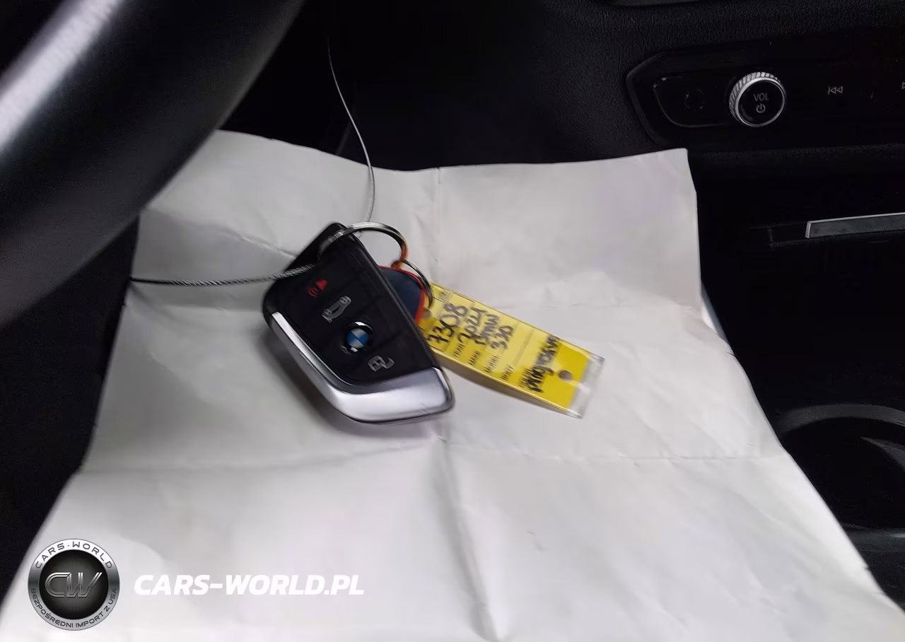 2024 BMW 330I xDrive VIN:3MW89FF03R8E17308 - 11
