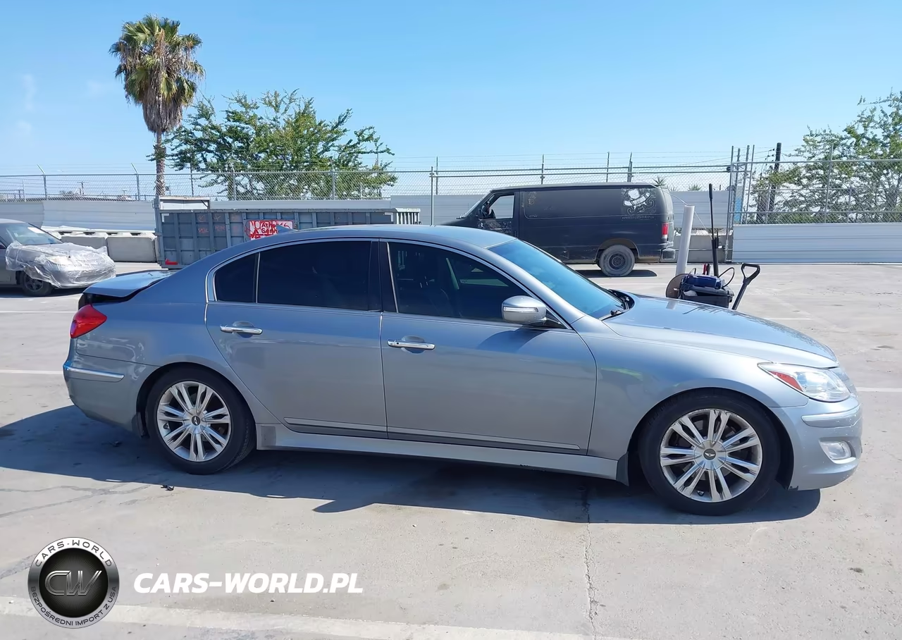 2014 Hyundai Genesis 3.8 VIN:KMHGC4DD8EU263679 - 13