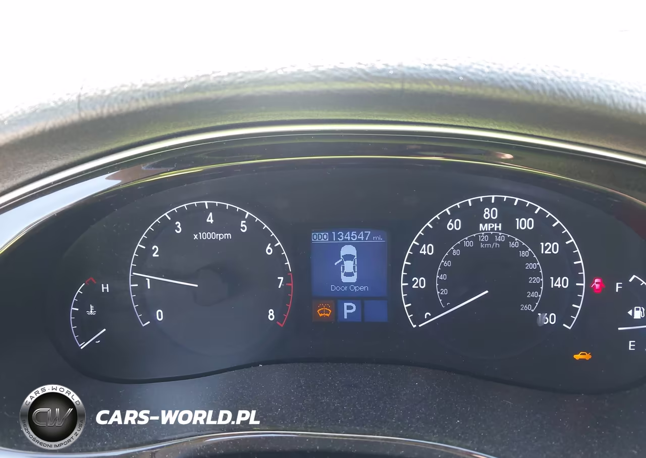 2014 Hyundai Genesis 3.8 VIN:KMHGC4DD8EU263679 - 7