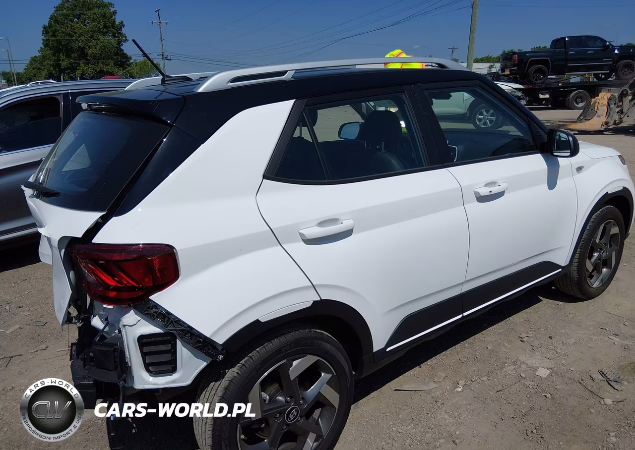 2026 Hyundai Venue Sel W-Two-Tone Roof VIN:KMHRC8A36TU419324 - 4