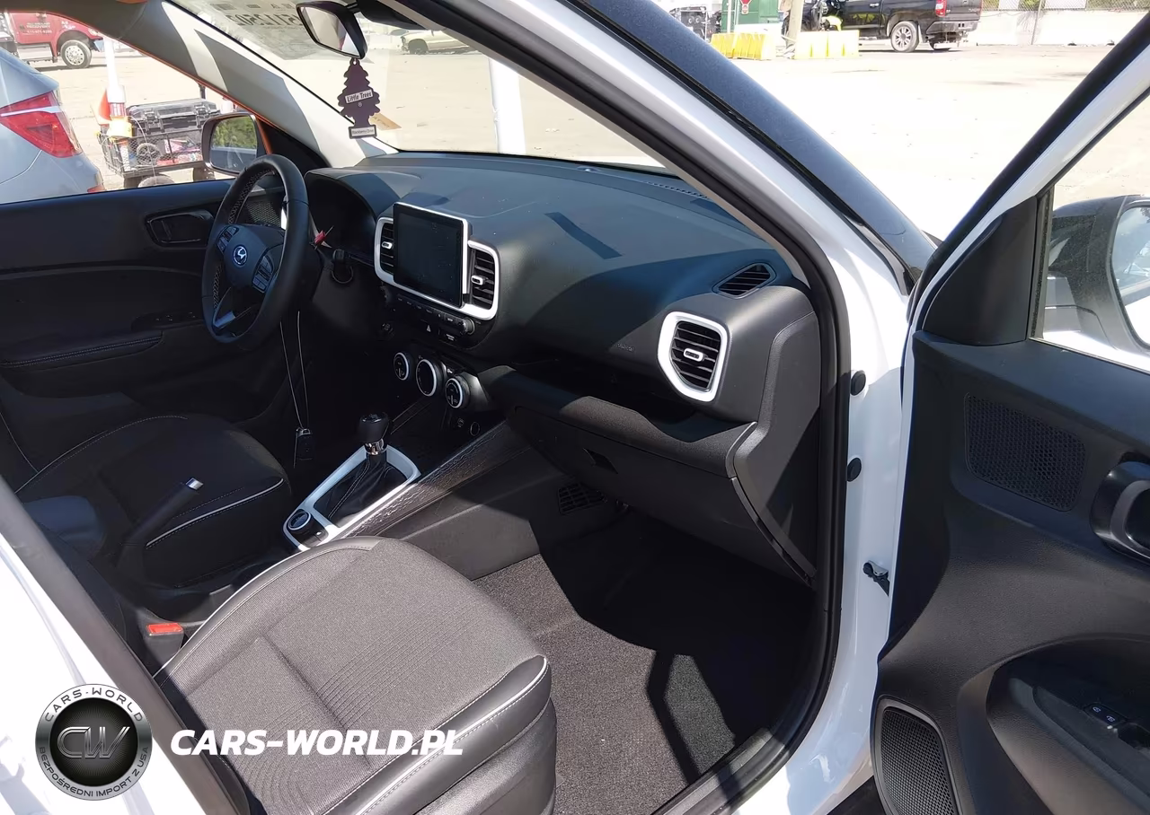 2026 Hyundai Venue Sel W-Two-Tone Roof VIN:KMHRC8A36TU419324 - 5