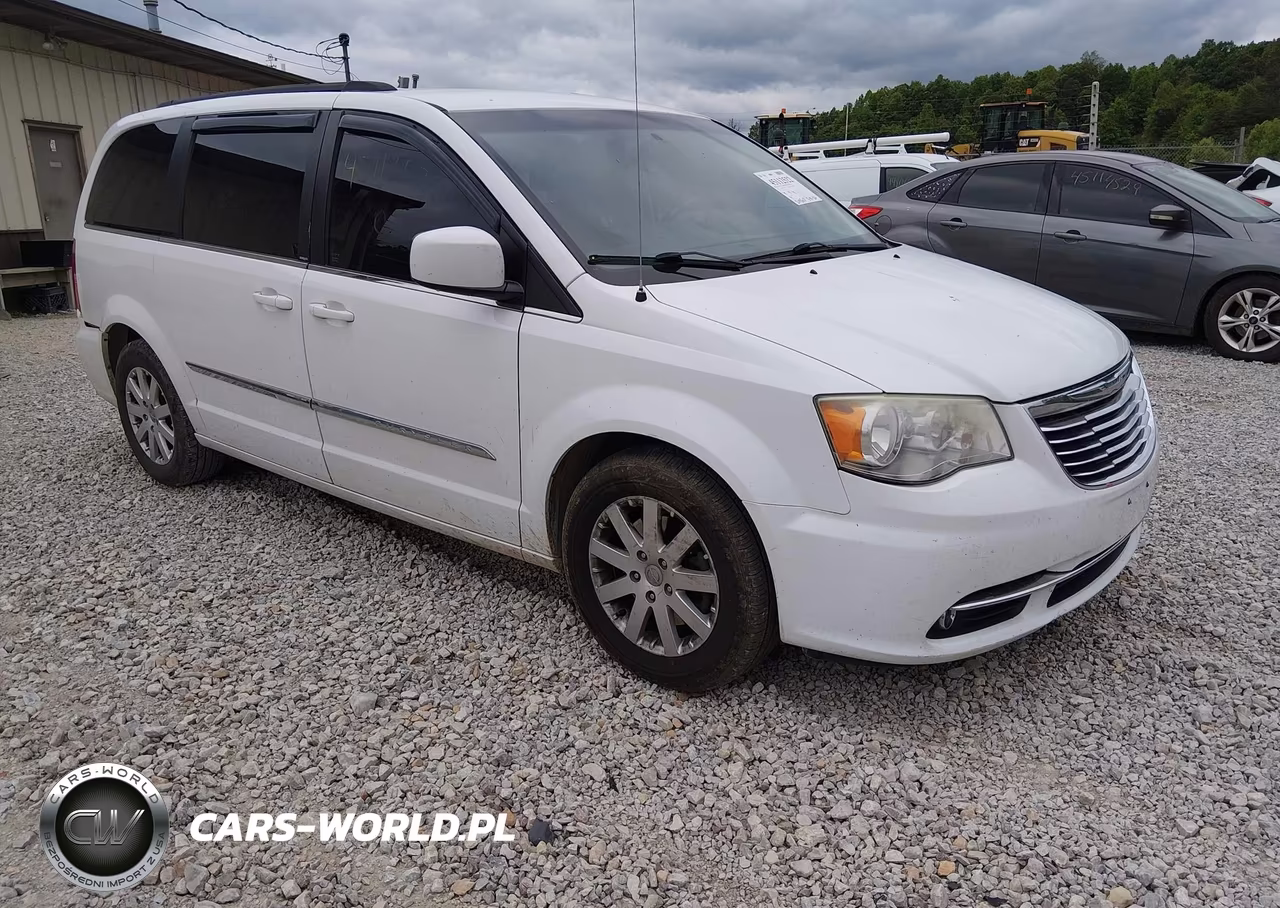 2014 Chrysler Town & Country Touring – zdjęcie 1 z 17