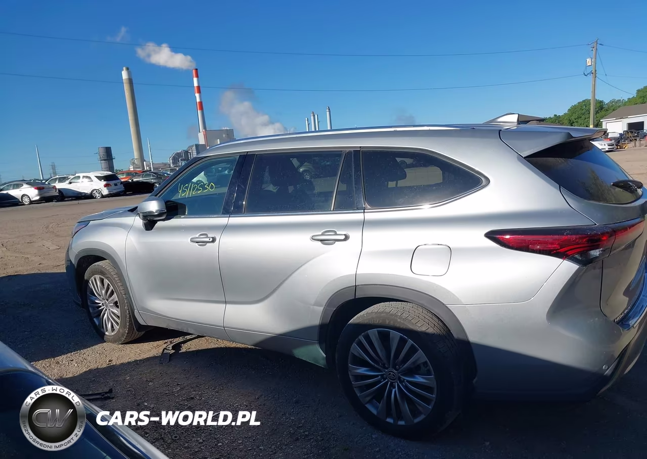 2021 Toyota Highlander Platinum VIN:5TDFZRBHXMS090557 - 14