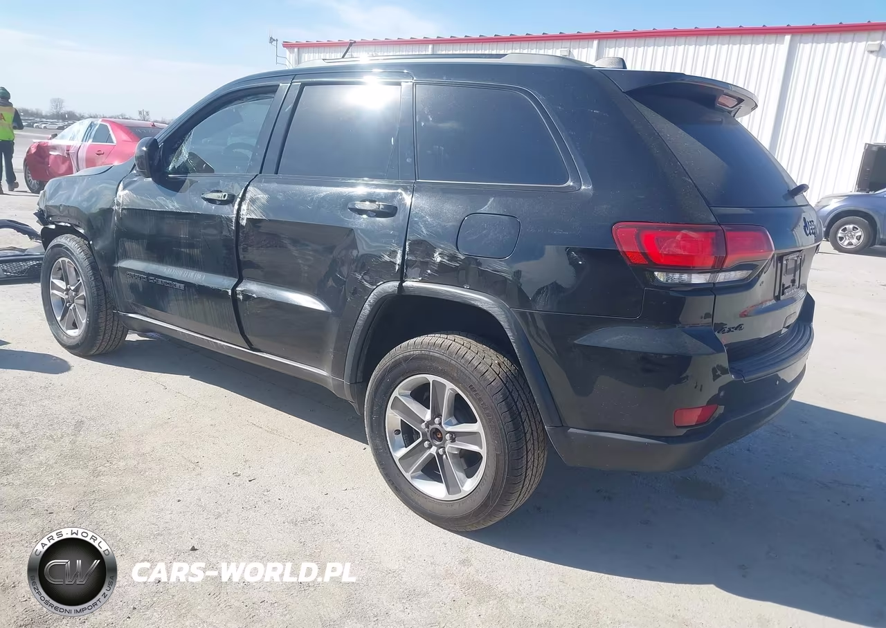 2019 Jeep Grand Cherokee Upland 4X4 VIN:1C4RJFAGXKC544753 - 3