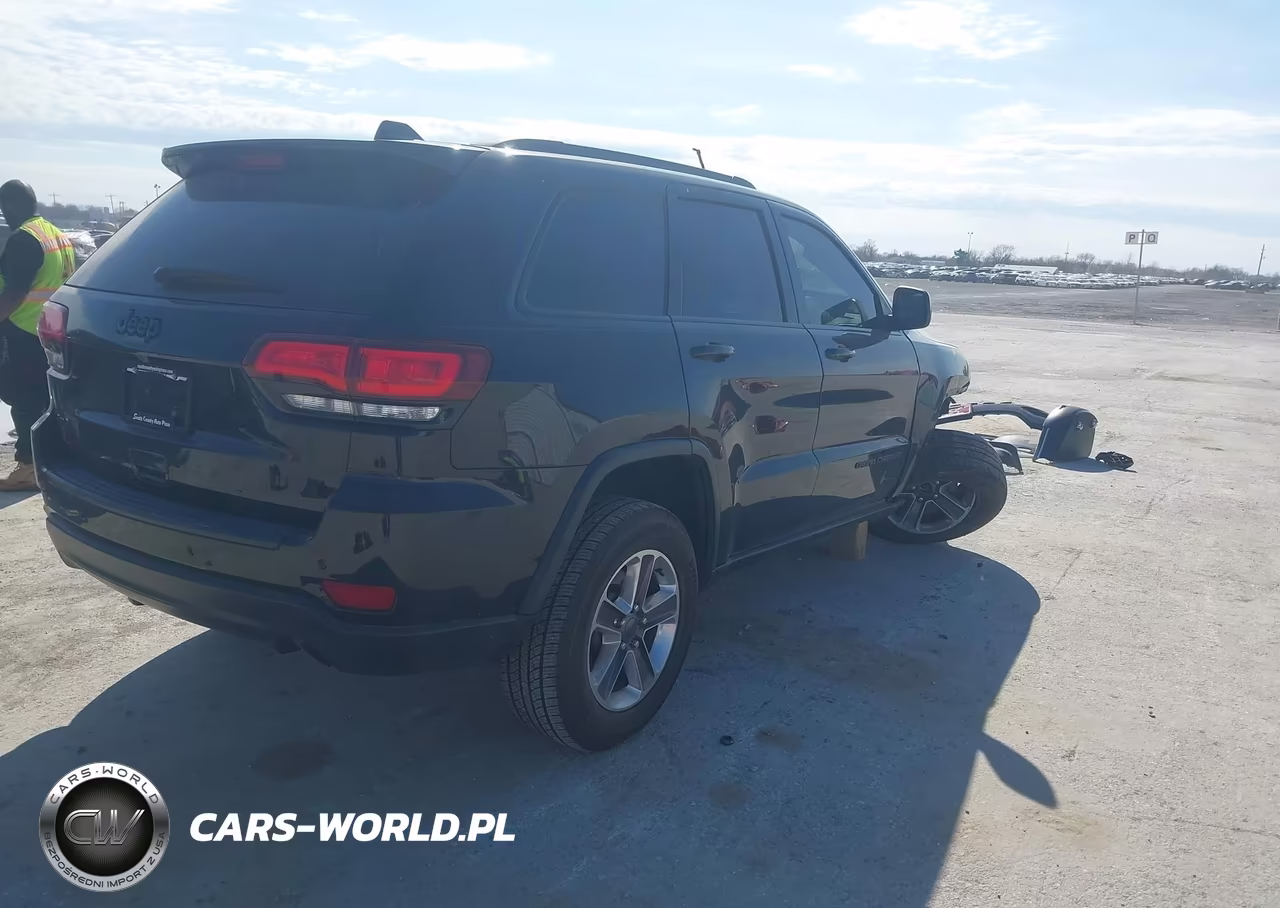 2019 Jeep Grand Cherokee Upland 4X4 VIN:1C4RJFAGXKC544753 - 4