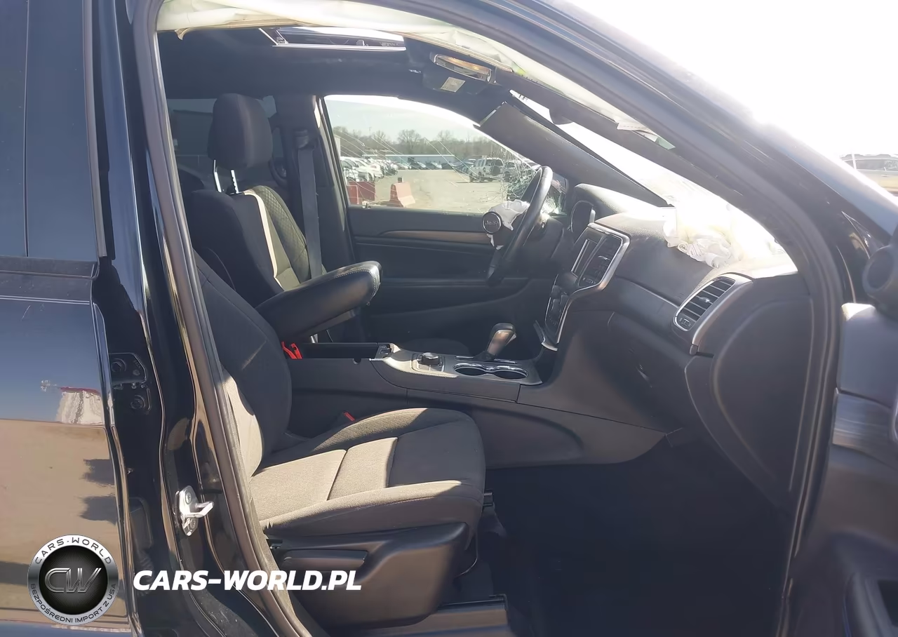 2019 Jeep Grand Cherokee Upland 4X4 VIN:1C4RJFAGXKC544753 - 5