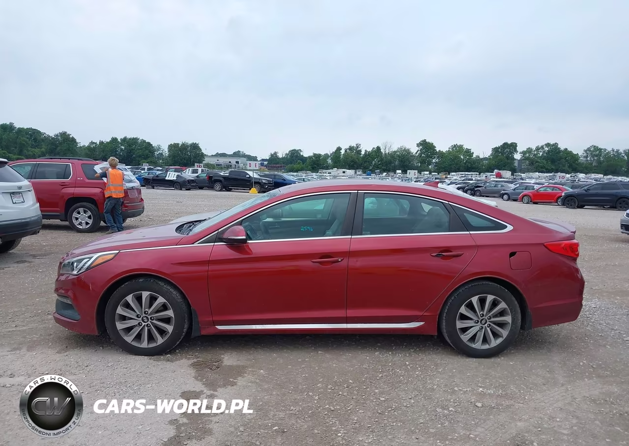 2016 Hyundai Sonata Sport VIN:5NPE34AF9GH287696 - 14