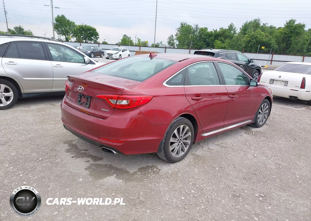 2016 Hyundai Sonata Sport VIN:5NPE34AF9GH287696 - 4