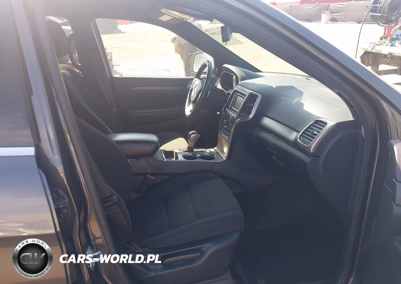 2016 Jeep Grand Cherokee Laredo VIN:1C4RJFAG0GC390108 - 5
