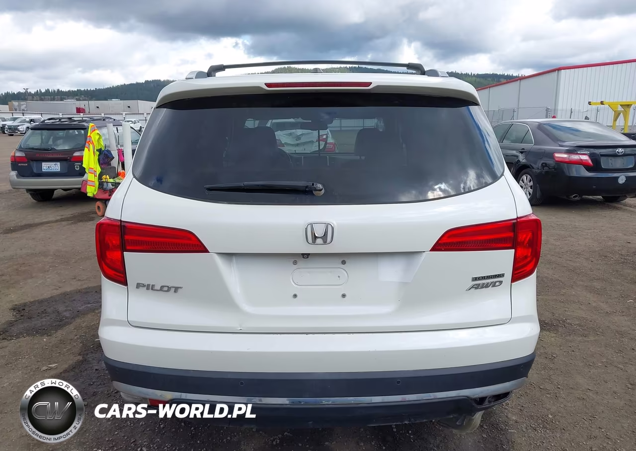 2016 Honda Pilot Touring VIN:5FNYF6H90GB030473 - 16