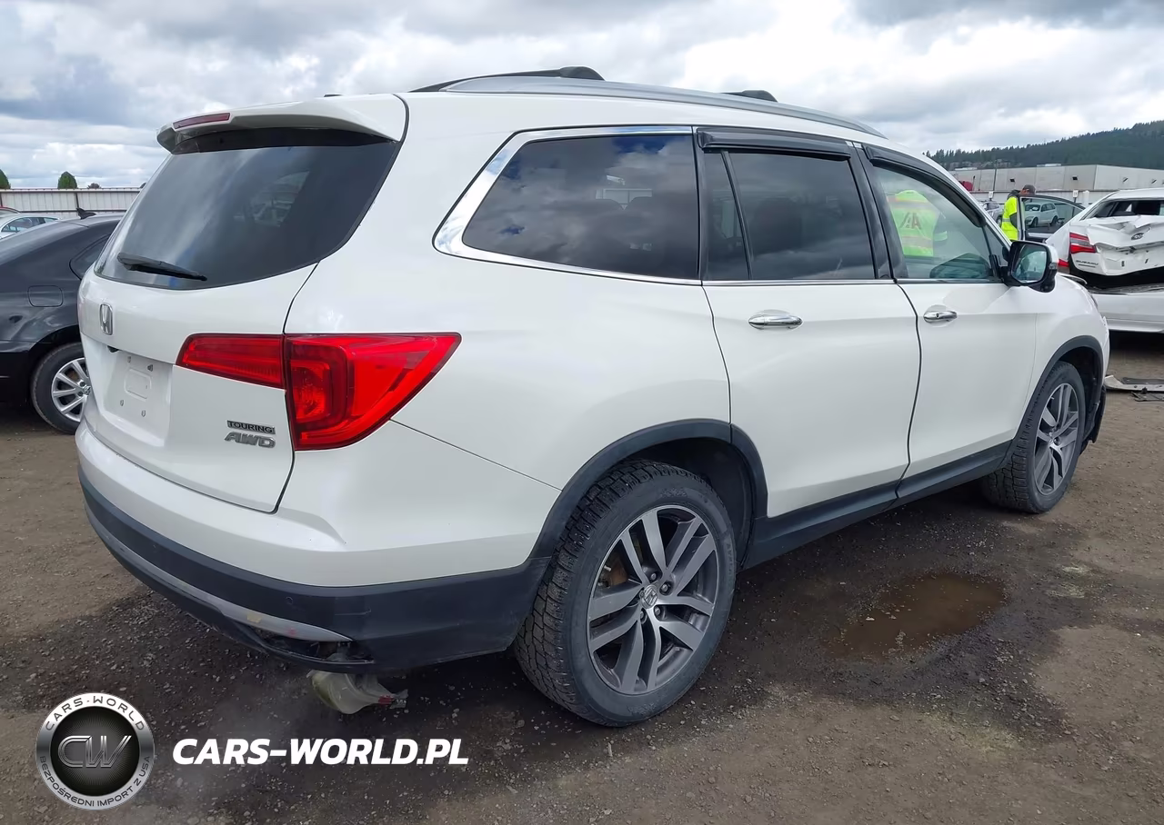 2016 Honda Pilot Touring VIN:5FNYF6H90GB030473 - 4