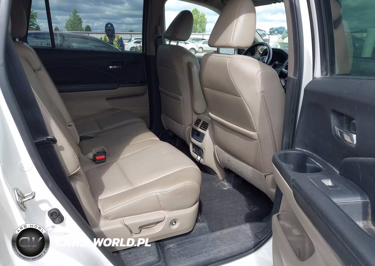 2016 Honda Pilot Touring VIN:5FNYF6H90GB030473 - 8