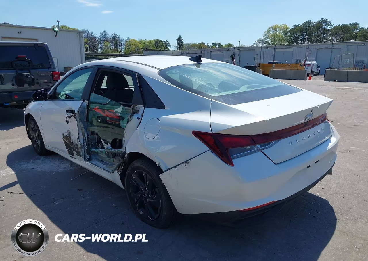 2022 Hyundai Elantra Sel VIN:5NPLM4AG5NH072990 - 3