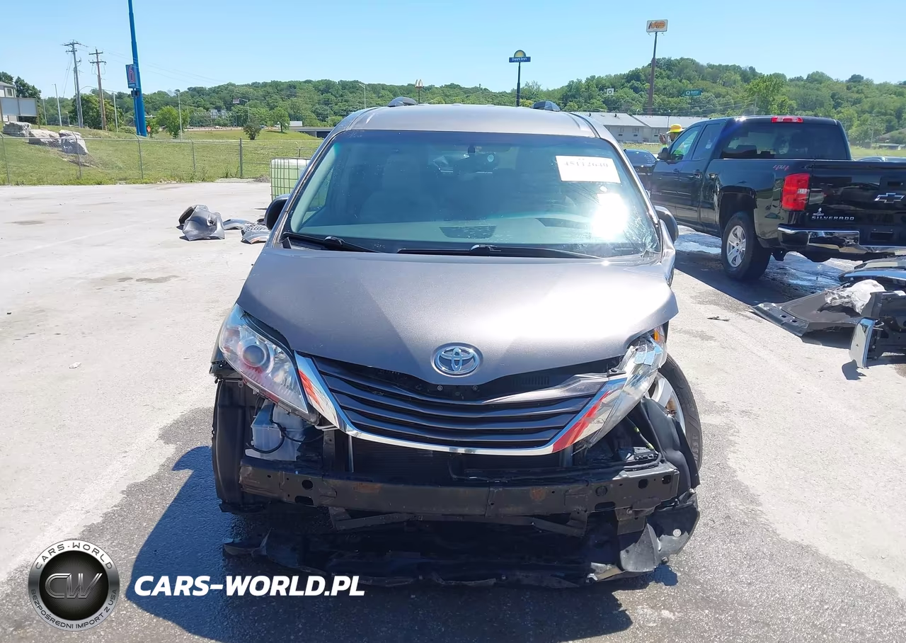 2017 Toyota Sienna Le 8 Passenger VIN:5TDKZ3DC6HS800928 - 13