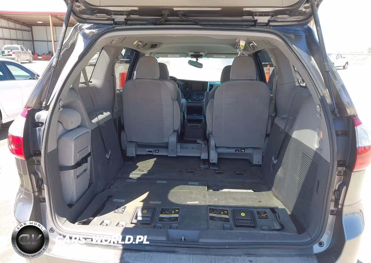 2017 Toyota Sienna Le 8 Passenger VIN:5TDKZ3DC6HS800928 - 19