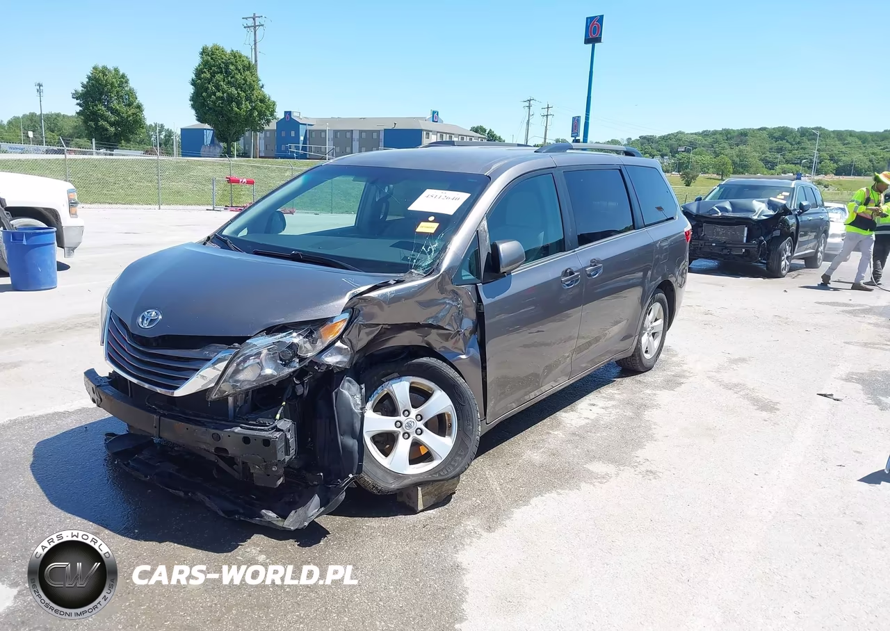 2017 Toyota Sienna Le 8 Passenger VIN:5TDKZ3DC6HS800928 - 2