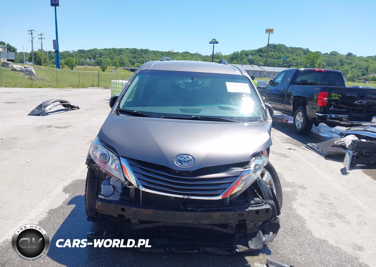 2017 Toyota Sienna Le 8 Passenger VIN:5TDKZ3DC6HS800928 - 6
