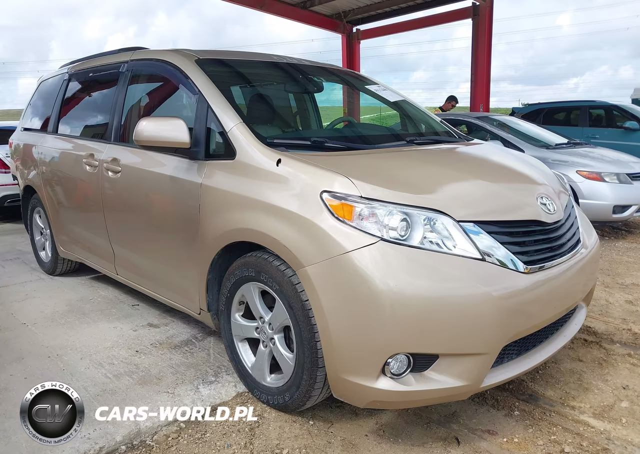 2013 Toyota Sienna Le V6 8 Passenger – zdjęcie 1 z 19
