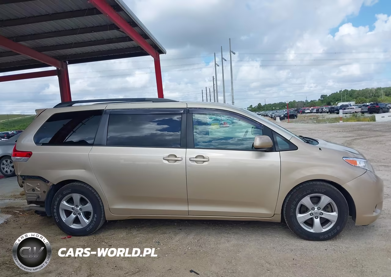2013 Toyota Sienna Le V6 8 Passenger VIN:5TDKK3DCXDS336458 - 14
