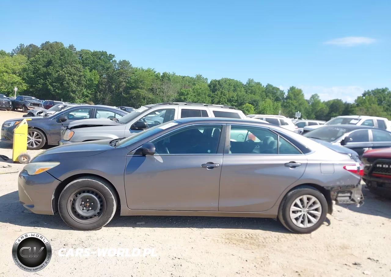 2015 Toyota Camry Le VIN:4T1BF1FKXFU904490 - 15