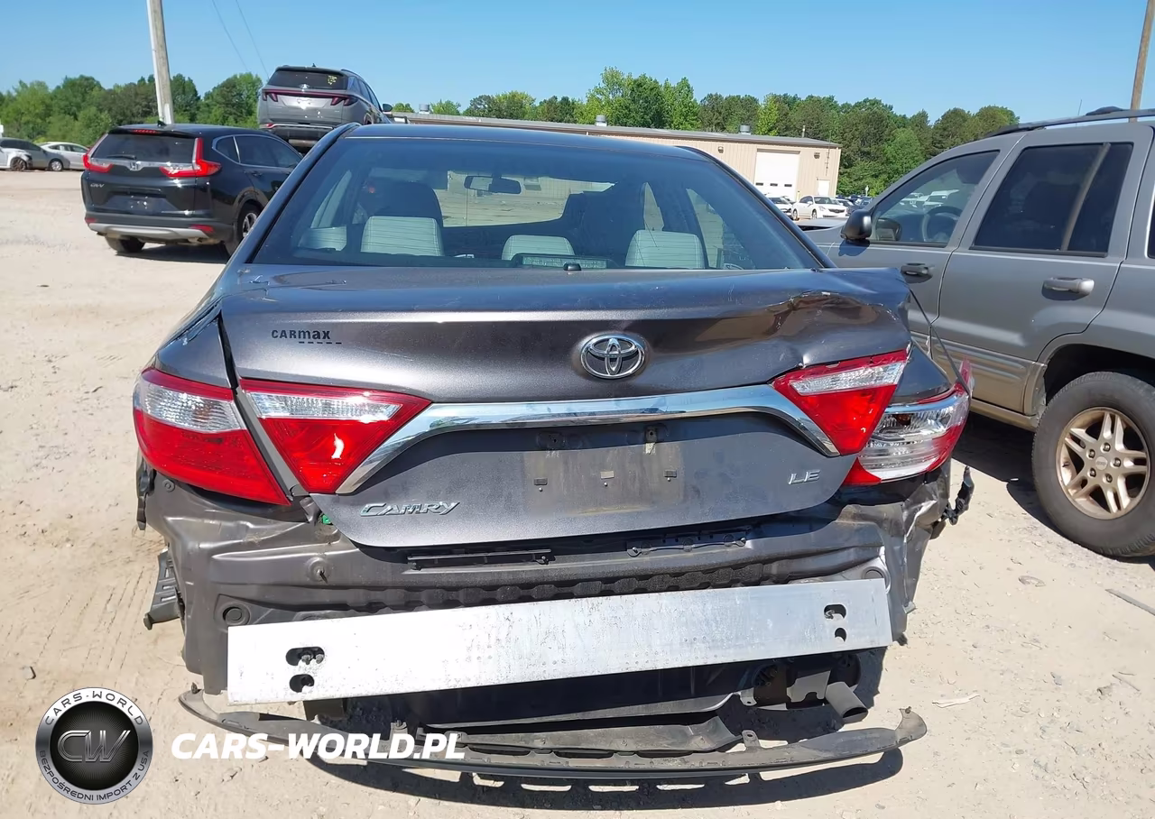 2015 Toyota Camry Le VIN:4T1BF1FKXFU904490 - 17